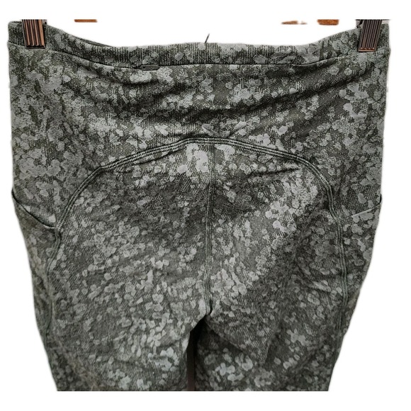 Lululemon Crop Leggings Womens 8 Black Gray Camo Side Pocket Athletic LW6AK8S - Picture 3 of 8